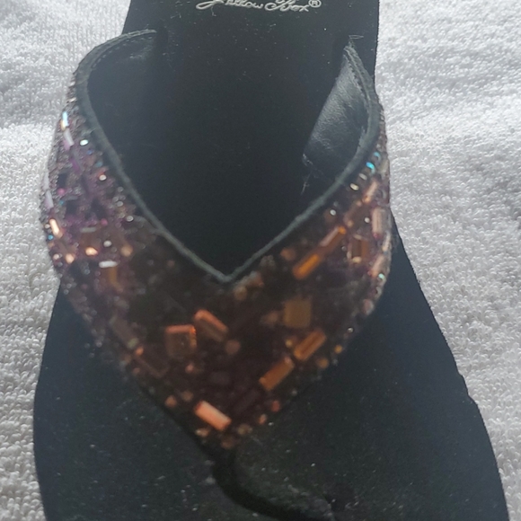 Sandals - Picture 4 of 4